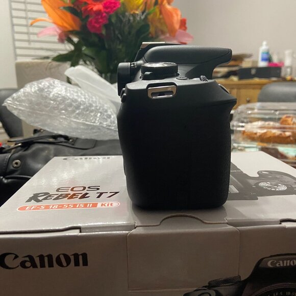 Canon EOS Rebel T7 DSLR Camera with 18-55mm Lens - Picture 2 of 5